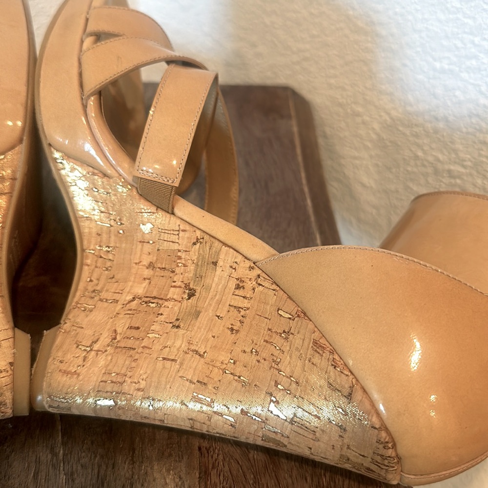 STUART WEITZMAN HILDA Sandal Metallic Cork Wedge Adobe Aniline Patent Size 9M - Picture 11 of 17